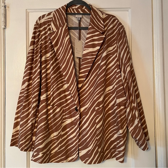 A New Day Relaxed Fit Blazer - Picture 3 of 12